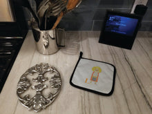 Load image into Gallery viewer, Alphabet L for Lion Pot Holders - Set of 2 - Heat-Resistant Kitchen Essentials BB5737PTHD