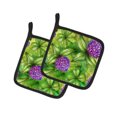 Load image into Gallery viewer, Shamrocks in Bloom Pot Holders - Set of 2 - Heat-Resistant Kitchen Essentials BB5756PTHD