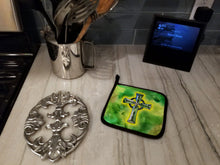 Load image into Gallery viewer, Irish Celtic Cross Pot Holders - Set of 2 - Heat-Resistant Kitchen Essentials BB5764PTHD