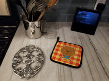 Load image into Gallery viewer, Honey Bear Pot Holders - Set of 2 - Heat-Resistant Kitchen Essentials BB6735PTHD