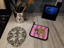 Load image into Gallery viewer, Squirrel Pot Holders - Set of 2 - Heat-Resistant Kitchen Essentials BB6793PTHD