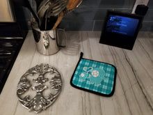 Load image into Gallery viewer, Plaid Momma and Baby Elephant Pot Holders - Set of 2 - Heat-Resistant Kitchen Essentials BB6839PTHD