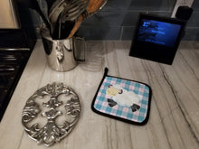 Load image into Gallery viewer, Sheep on Blue Gingham Pot Holders - Set of 2 - Heat-Resistant Kitchen Essentials BB6874PTHD