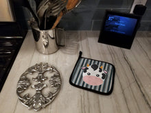 Load image into Gallery viewer, Cow Face Pot Holders - Set of 2 - Heat-Resistant Kitchen Essentials BB6926PTHD
