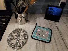 Load image into Gallery viewer, Kitten Face Pot Holders - Set of 2 - Heat-Resistant Kitchen Essentials BB6932PTHD