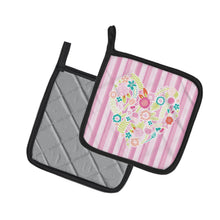 Load image into Gallery viewer, Flowered Heart Pot Holders - Set of 2 - Heat-Resistant Kitchen Essentials BB6937PTHD