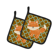 Load image into Gallery viewer, Fox on Quatrafoil Pot Holders - Set of 2 - Heat-Resistant Kitchen Essentials BB6939PTHD
