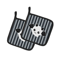 Load image into Gallery viewer, Halloween Ghost Bat Pot Holders - Set of 2 - Heat-Resistant Kitchen Essentials BB6964PTHD