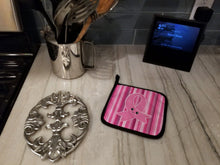Load image into Gallery viewer, Breast Cancer Awareness Ribbon Face Pot Holders - Set of 2 - Heat-Resistant Kitchen Essentials BB6978PTHD