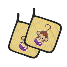 Load image into Gallery viewer, Monkey Reading Pot Holders - Set of 2 - Heat-Resistant Kitchen Essentials BB7015PTHD