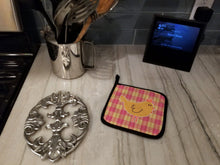 Load image into Gallery viewer, Chicken Hen on Gingham Pot Holders - Set of 2 - Heat-Resistant Kitchen Essentials BB7090PTHD