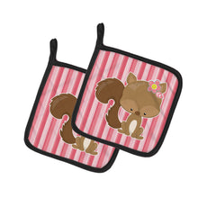 Load image into Gallery viewer, Squirrel with Flowers Pot Holders - Set of 2 - Heat-Resistant Kitchen Essentials BB7094PTHD