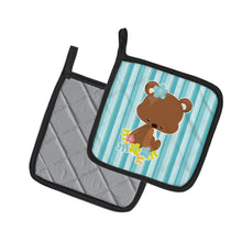 Load image into Gallery viewer, Bear with Flowers Pot Holders - Set of 2 - Heat-Resistant Kitchen Essentials BB7096PTHD