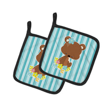 Load image into Gallery viewer, Bear with Flowers Pot Holders - Set of 2 - Heat-Resistant Kitchen Essentials BB7096PTHD