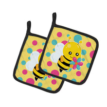 Load image into Gallery viewer, Bee with Flower Pot Holders - Set of 2 - Heat-Resistant Kitchen Essentials BB7097PTHD