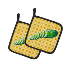 Load image into Gallery viewer, Cucumber on Basketweave Pot Holders - Set of 2 - Heat-Resistant Kitchen Essentials BB7199PTHD