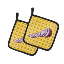 Load image into Gallery viewer, Red Onion on Basketweave Pot Holders - Set of 2 - Heat-Resistant Kitchen Essentials BB7211PTHD