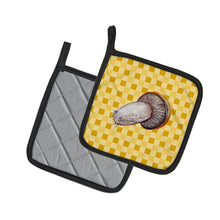 Load image into Gallery viewer, Rotkappe Mushroom on Basketweave Pot Holders - Set of 2 - Heat-Resistant Kitchen Essentials BB7212PTHD