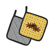 Load image into Gallery viewer, Star Anise on Basketweave Pot Holders - Set of 2 - Heat-Resistant Kitchen Essentials BB7213PTHD