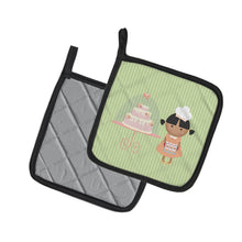Load image into Gallery viewer, Cake Baker African American Green Pot Holders - Set of 2 - Heat-Resistant Kitchen Essentials BB7259PTHD