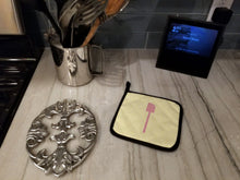 Load image into Gallery viewer, Spatula on Yellow Pot Holders - Set of 2 - Heat-Resistant Kitchen Essentials BB7283PTHD