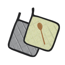 Load image into Gallery viewer, Wooden Spoon on Green Pot Holders - Set of 2 - Heat-Resistant Kitchen Essentials BB7300PTHD