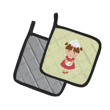 Load image into Gallery viewer, Brunette Baker on Green Pot Holders - Set of 2 - Heat-Resistant Kitchen Essentials BB7307PTHD