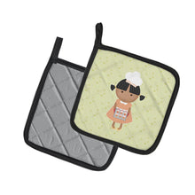 Load image into Gallery viewer, African American Baker on Green Pot Holders - Set of 2 - Heat-Resistant Kitchen Essentials BB7308PTHD