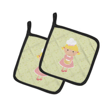 Load image into Gallery viewer, Blonde Baker on Green Pot Holders - Set of 2 - Heat-Resistant Kitchen Essentials BB7309PTHD