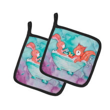 Load image into Gallery viewer, Rabbit and Squirrel Bathing Watercolor Pot Holders - Set of 2 - Heat-Resistant Kitchen Essentials BB7348PTHD