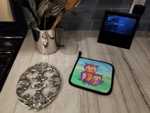 Load image into Gallery viewer, Momma and Baby Owl Watercolor Pot Holders - Set of 2 - Heat-Resistant Kitchen Essentials BB7430PTHD