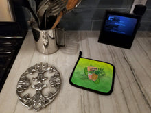 Load image into Gallery viewer, To the Beach Summer Pot Holders - Set of 2 - Heat-Resistant Kitchen Essentials BB7450PTHD