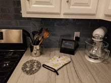 Load image into Gallery viewer, Watercolor Leaves Pink Oven Mitt BB7480OVMT