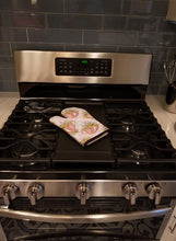 Load image into Gallery viewer, Tea Cup and Flowers Pink Oven Mitt BB7481OVMT