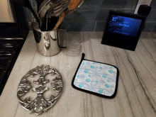 Load image into Gallery viewer, Winter Snowflakes on White Pot Holders - Set of 2 - Heat-Resistant Kitchen Essentials BB7487PTHD