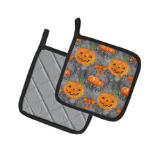 Load image into Gallery viewer, Watecolor Halloween Pumpkins Pot Holders - Set of 2 - Heat-Resistant Kitchen Essentials BB7521PTHD