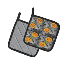 Load image into Gallery viewer, Watecolor Halloween Jack-O-Lantern Bats Pot Holders - Set of 2 - Heat-Resistant Kitchen Essentials BB7525PTHD