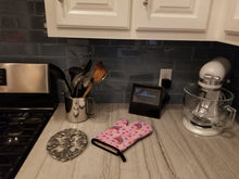 Load image into Gallery viewer, Watercolor Shooting Stars on Pink Oven Mitt BB7548OVMT