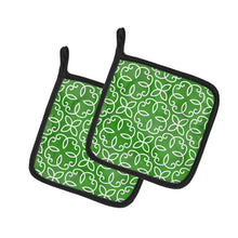 Load image into Gallery viewer, Watercolor Geometric Cirlce on Green Pot Holders - Set of 2 - Heat-Resistant Kitchen Essentials BB7556PTHD
