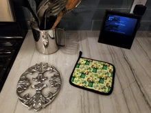 Load image into Gallery viewer, Watercolor St Patrick's Day Party Pot Holders - Set of 2 - Heat-Resistant Kitchen Essentials BB7559PTHD