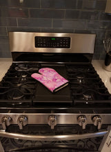 Load image into Gallery viewer, Watercolor Hot Pink Hearts Oven Mitt BB7564OVMT