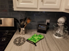 Load image into Gallery viewer, Watercolor Parsley Oven Mitt BB7573OVMT