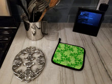 Load image into Gallery viewer, Watercolor Parsley Pot Holders - Set of 2 - Heat-Resistant Kitchen Essentials BB7573PTHD