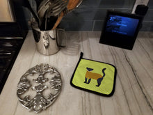 Load image into Gallery viewer, Yellow-Throated Marten Green Pot Holders - Set of 2 - Heat-Resistant Kitchen Essentials BB7700PTHD