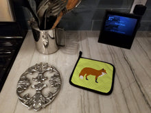 Load image into Gallery viewer, Red Fox Green Pot Holders - Set of 2 - Heat-Resistant Kitchen Essentials BB7702PTHD