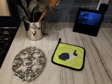 Load image into Gallery viewer, Dutch Rabbit Green Pot Holders - Set of 2 - Heat-Resistant Kitchen Essentials BB7784PTHD