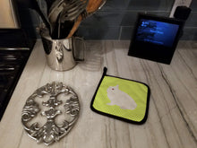 Load image into Gallery viewer, Hermelin Rabbit Green Pot Holders - Set of 2 - Heat-Resistant Kitchen Essentials BB7790PTHD