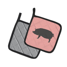 Load image into Gallery viewer, Berkshire Pig Pink Check Pot Holders - Set of 2 - Heat-Resistant Kitchen Essentials BB7933PTHD