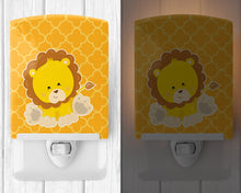 Load image into Gallery viewer, Lion on Quatrafoil Ceramic Night Light BB8606CNL