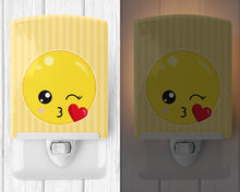 Load image into Gallery viewer, Kissy Face Ceramic Night Light BB8731CNL